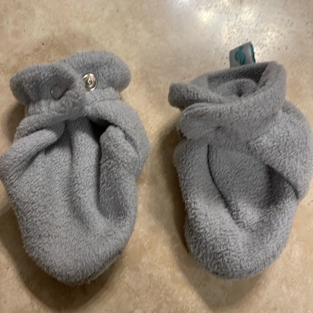Baby fleece booties